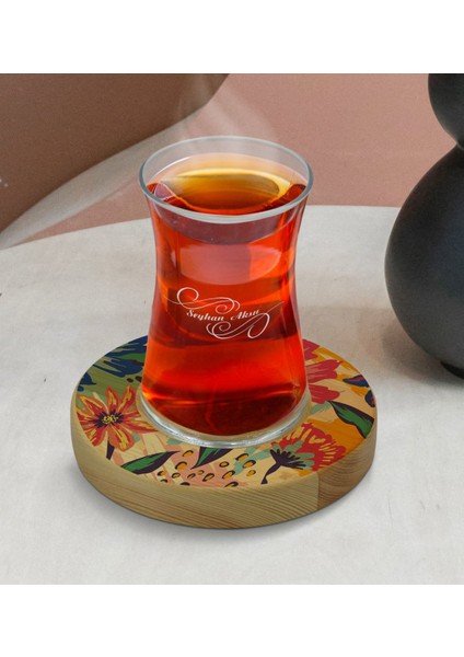 Kişiye Özel Çiçekler Tasarımlı Doğal Ahşap Tabaklı Heybeli Çay Bardağı Model 1