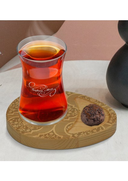 Kişiye Özel Retro Motif Tasarımlı Doğal Ahşap Tabaklı Heybeli Çay Bardağı Sunum Seti Model 14