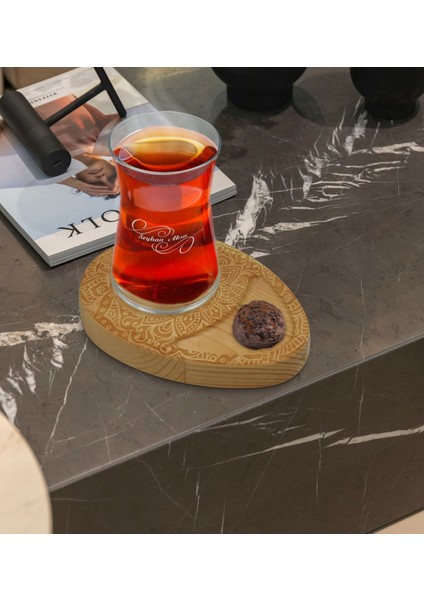 Kişiye Özel Retro Motif Tasarımlı Doğal Ahşap Tabaklı Heybeli Çay Bardağı Sunum Seti Model 9