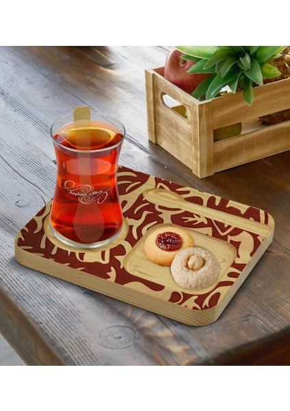 Kişiye Özel Doğal Ahşap Kaşıklı Sunum Tabağı ve Heybeli Çay Bardağı Hediye Seti - Model 11