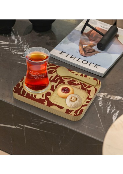 Kişiye Özel Doğal Ahşap Kaşıklı Sunum Tabağı ve Heybeli Çay Bardağı Hediye Seti - Model 11