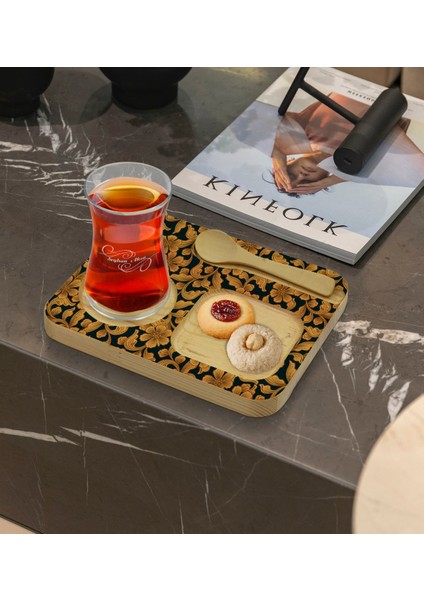 Kişiye Özel Doğal Ahşap Kaşıklı Sunum Tabağı ve Heybeli Çay Bardağı Hediye Seti - Model 15
