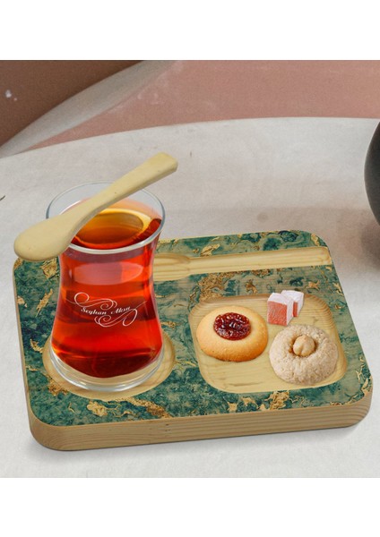 Kişiye Özel Doğal Ahşap Kaşıklı Sunum Tabağı ve Heybeli Çay Bardağı Hediye Seti - Model 18