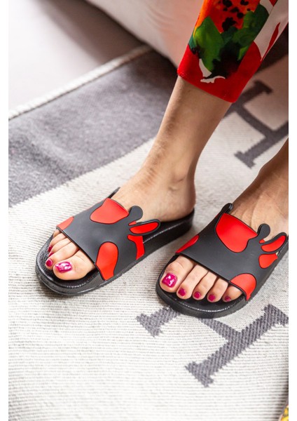 Çocuk Siyah & Kırmızı Parçalı Terlik fiyatları