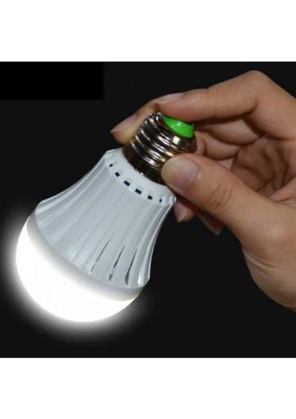 9 Watt Sarjlı LED Ampul E27 Model Beyaz Renk