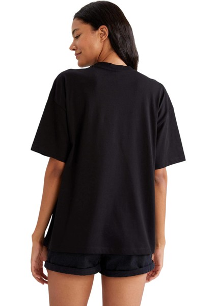 Kadın Siyah Tişört Oversize modelleri
