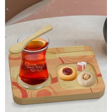 BK Kişiye Özel Doğal Ahşap Kaşıklı Sunum Tabağı ve Heybeli Çay Bardağı Hediye Seti - Model 5