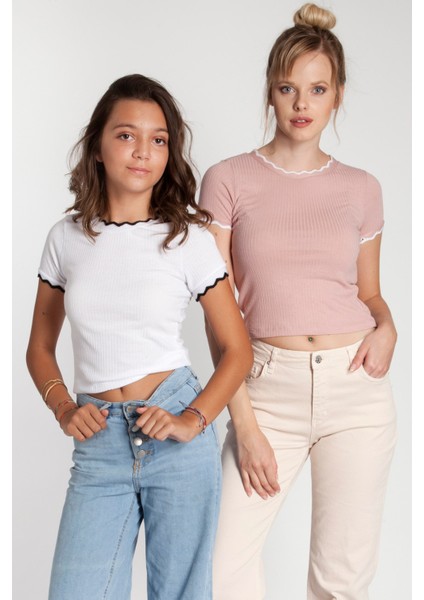- Yakası Trikolu Beyaz Bluz - 160369-1 fiyatları