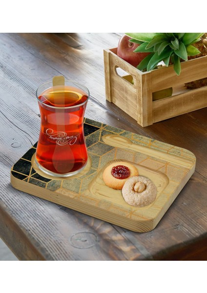 Kişiye Özel Doğal Ahşap Kaşıklı Sunum Tabağı ve Heybeli Çay Bardağı Hediye Seti - Model 17