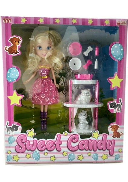 Tatlı Kız Evcil Hayvanlarıyla Oyuncak Bebek