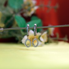 Beyaz Taşlı Kalemli Sallantılı Oval Gümüş Küpe