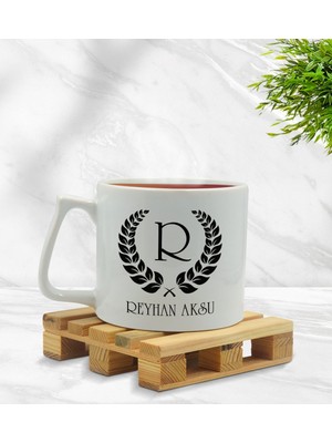 BK Kişiye Özel Çelenk Baş Harfli Isimli Tasarımlı Middle Beyaz Kupa Bardak Model 1