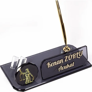 İsimlik Sepeti Avukata Kristal Isimlik Themis Adalet Logolu Masa Isimliği