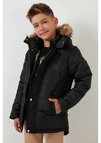 Yakası Suni Kürklü Peluş Astarlı Kapüşonlu Kışlık Mont Erkek Çocuk Mont 6036024 modelleri