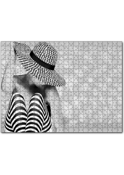 Hipnoz Desenli Çoraplar ve Şapka 120 Parça Puzzle Yapboz Mdf (Ahşap)