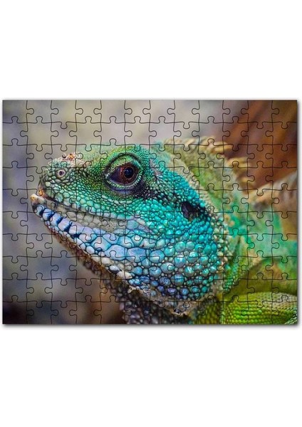 Yeşil Mavi Renkleriyle Kertenkele Yakın Çekim 120 Parça Puzzle Yapboz Mdf (Ahşap)