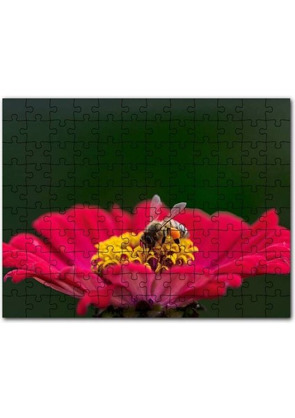 Kırmızı Çiçekten Polen Toplayan Balarısı 120 Parça Puzzle Yapboz Mdf (Ahşap)