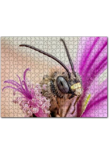 Eflatun Çiçeklerin Arasında Boynuzlu Arı Yakın Çekim 120 Parça Puzzle Yapboz Mdf (Ahşap)