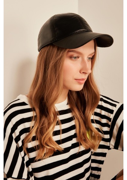 13604 Pu Kumaş Siyah Deri Kep