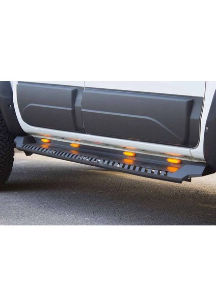 Mitsubishi L200 Dakar Yan Basamak Siyah V1 Işıklı 2015-2019 Arası