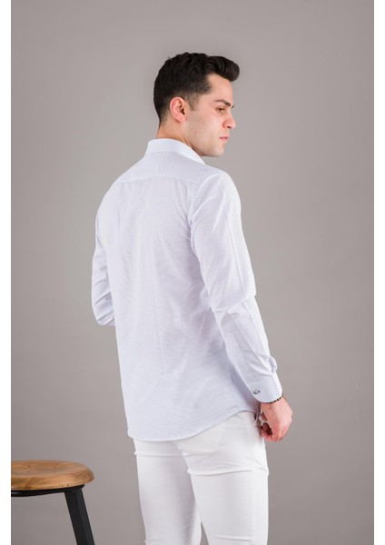 Puantiyeli Yaka Düğmeli Slimfit Erkek Gömlek fırsatları