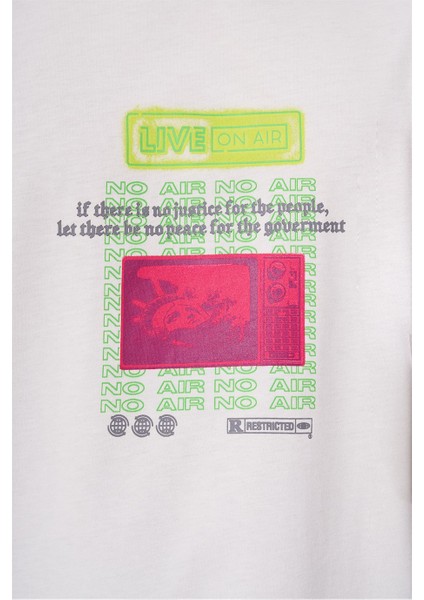 On Air White T-Shirt indirimleri