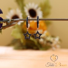 Siyah Taşlı Sallantılı Yıldız Gümüş Küpe