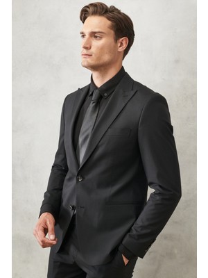 ALTINYILDIZ CLASSICS Erkek Siyah Ekstra Slim Fit Dar Kesim Kırlangıç Yaka Yünlü Su ve Leke Tutmayan Nano Takım Elbise