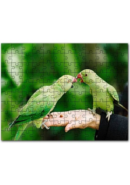 El Üzerinde Bir Çift Sevda Papağanı 120 Parça Puzzle Yapboz Mdf (Ahşap)
