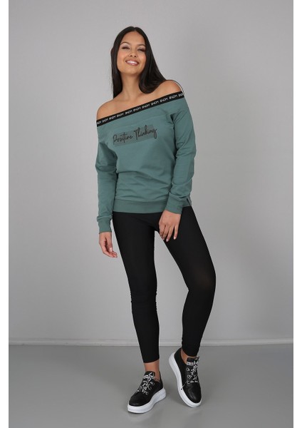 Banada Moda Şerit Detaylı Baskılı Kayık Yaka Sweatshirt