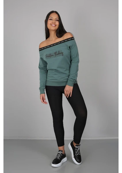 Banada Moda Şerit Detaylı Baskılı Kayık Yaka Sweatshirt