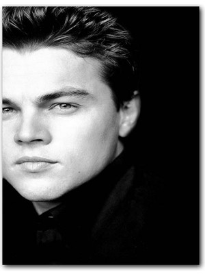 Cakatablo Ahşap Tablo Leonardo Di Caprio Yarım Portre Siyah Beyaz (25X35 cm Boyut)