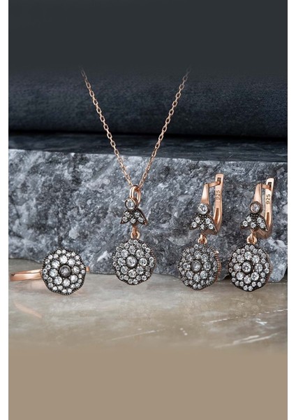 Elmas Montürü Gümüş Gül Modeli Takı Seti