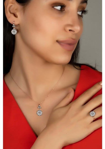 Elmas Montürü Gümüş Gül Modeli Takı Seti