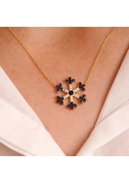 Siyah Beyaz Taşlı Kartanesi Gümüş Kolye