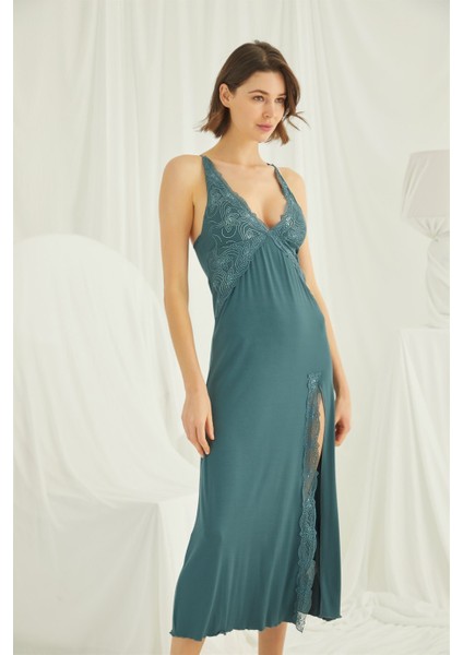 Göğüs ve Sırt Dekolteli Brode Dantelli Yırtmaçlı Gecelik 19305 fiyatları