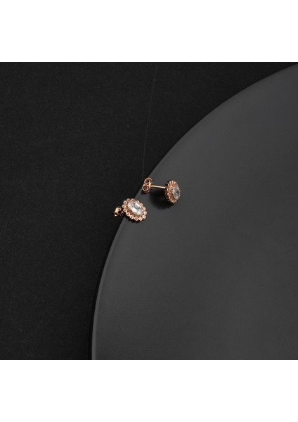 925 Ayar Gümüş Beyaz Taşlı Oval Model Küpe fırsatları