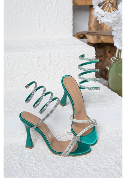 Kadın Ince Topuklu Abiye Saten Kumaş Taşlı Akordiyon Burgulu Bağcıklı Ayakkabı 151 fırsatları