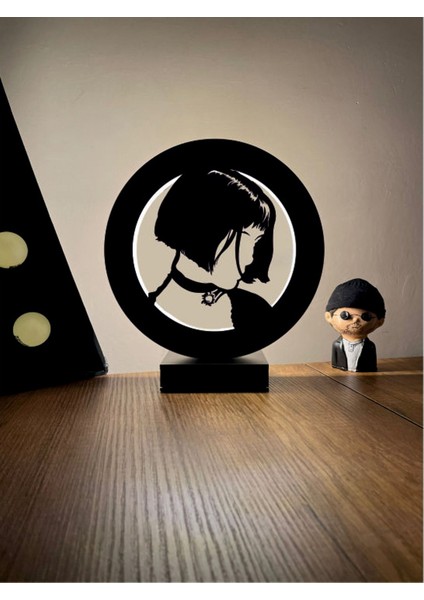 The Professional Mathilda Silüeti LED Masa Lambası Ahşap