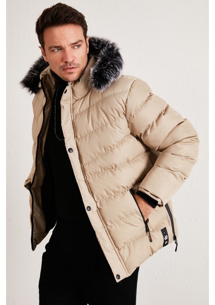 Slim Fit Suni Kürklü Peluş Astarlı Çıkarılabilir Kapüşonlu Şişme Mont Erkek Mont 5761080 B fırsatları