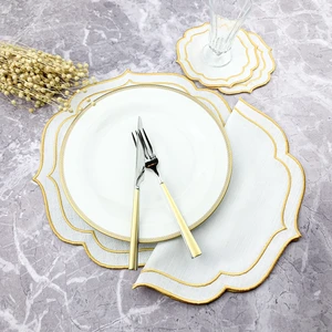 Gold Altın Renkli Çift Sargı Nakışlı 4 Parça Set Amerikan Servis ve Kokteyl Peçetesi