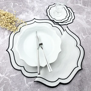 Siyah Renkli Çift Sargı Nakışlı 4 Parça Set Amerikan Servis ve Kokteyl Peçetesi