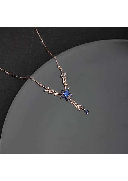 925 Ayar Gümüş Safir Renk Nergis Çiçeği Sarmaşık Kolye fiyatları