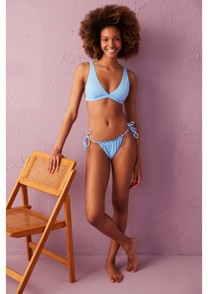Açık Mavi Basic Yandan Bağlama ve Fırfır Detaylı Bikini Altı fiyatları