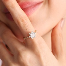 Sembol Gold Camdaki Kız Altın Tektaş Yüzük 14K