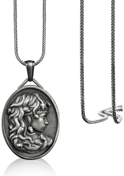 Medusa Madalyon Gümüş Kolye