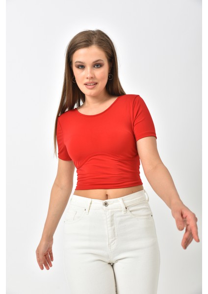 Kırmızı Sırt Detaylı Önü Şeritli Crop Bluz