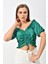 Yeşil Önü Büzgülü Lastik Detaylı Crop Bluz 1