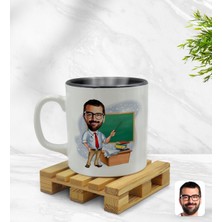 Kişiye Özel Erkek Öğretmen Karikatürlü Içi Siyah Renkli Kupa Bardak Model 1