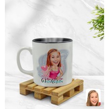 BK Kişiye Özel O Bir Çiçek Karikatürlü Içi Siyah Renkli Kupa Bardak Model 1